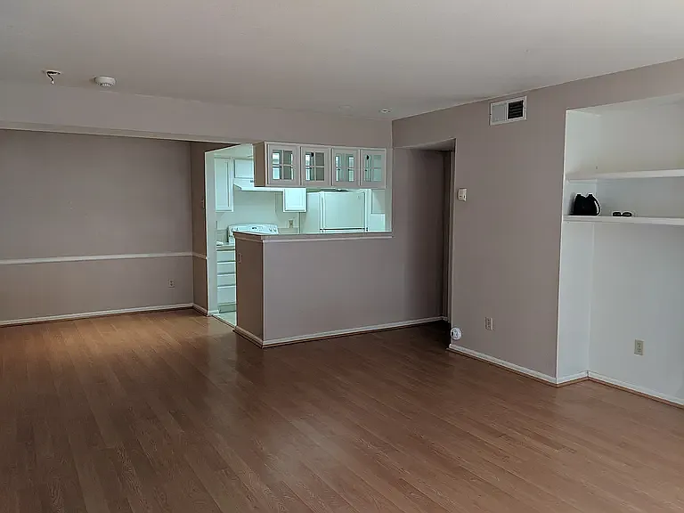 2 bed, 954 sqft, $1,825 — Photo 4