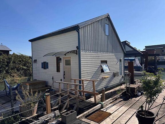 5th image of 4515 River Rd W #1FH