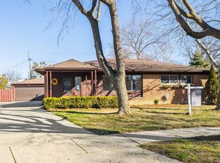 2301 Middlefield Ct, Trenton, MI 48183