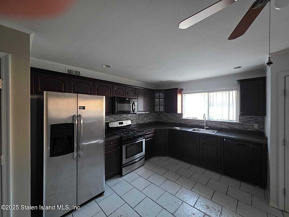 2nd image of 59 Boulder St Floor 2