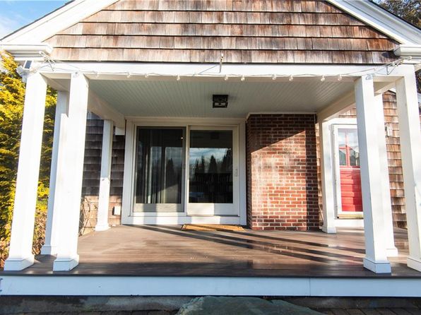 204 Middle Rd, Portsmouth, RI 02871