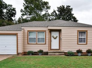 206 N 17th St, Chickasha, OK 73018