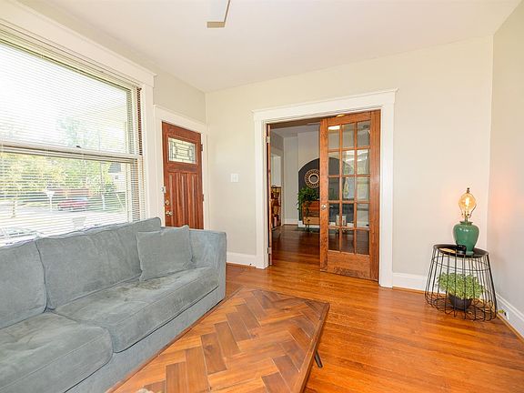 5th image of 3111 Celeron Ave