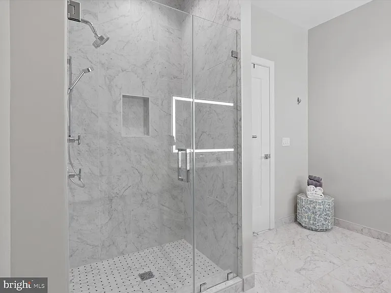 925 N Fairfax St #102 — Photo 10