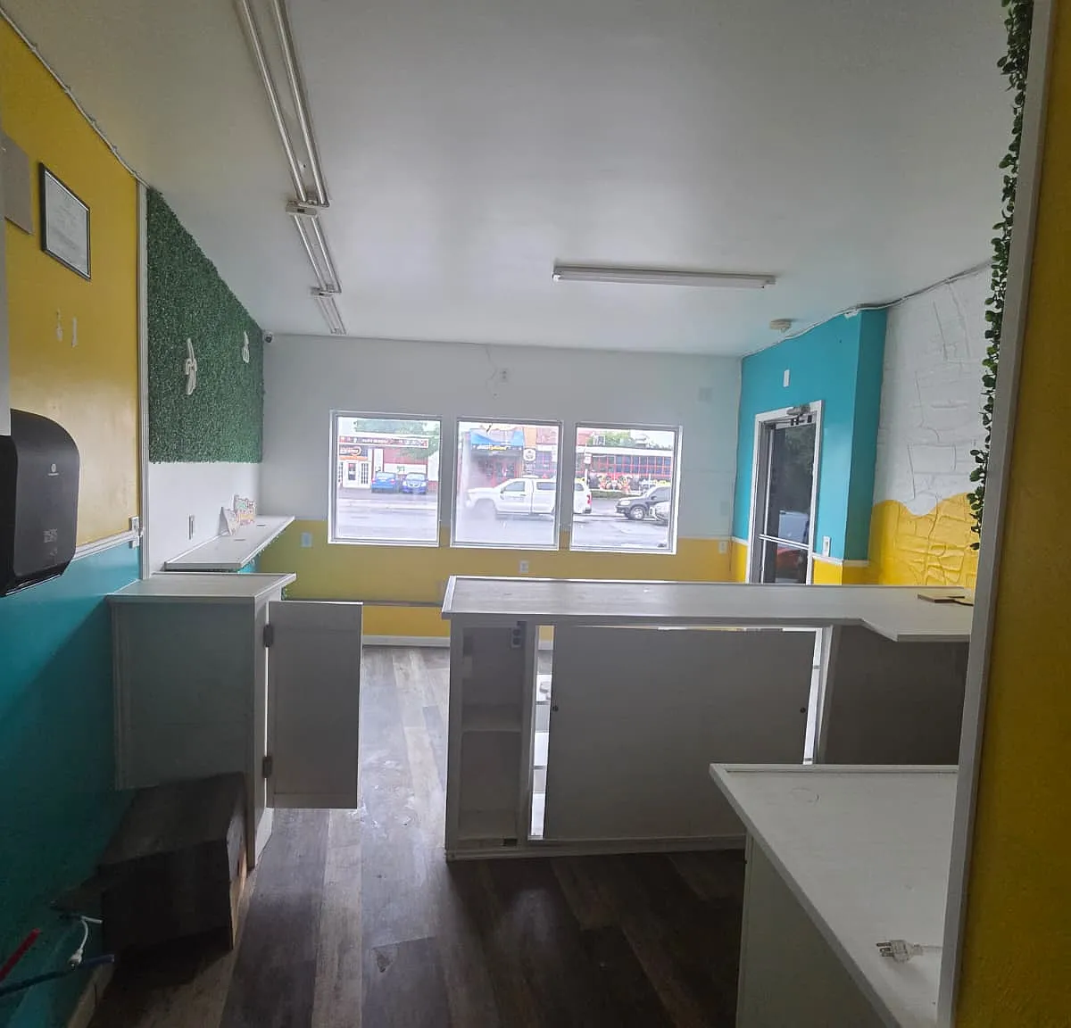 Terry Square Plaza - 6 — Photo 2