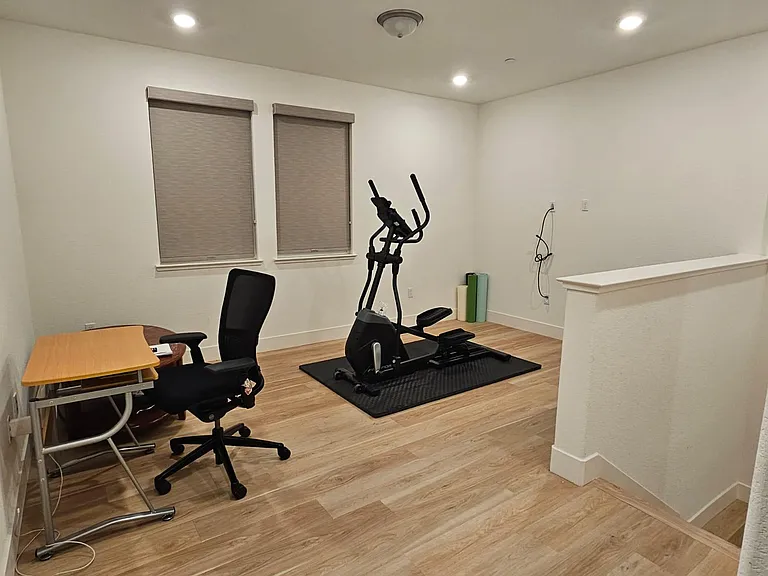 17584 Capricorn Ct — Photo 23