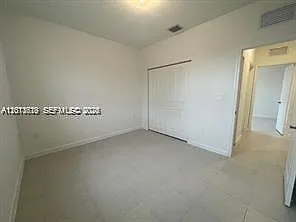 863 SE 26th Ter — Photo 15