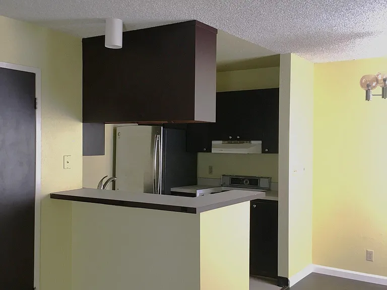 383 Mandarin Dr #5 — Photo 2