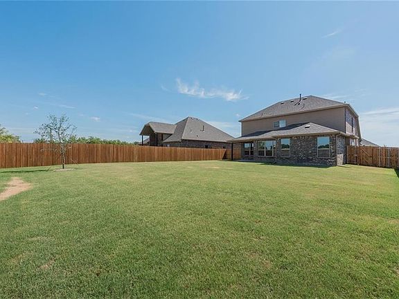 3rd image of 4105 Whitetail Ln