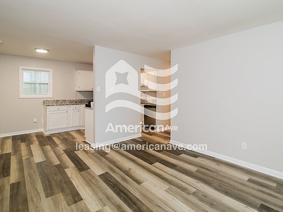 599687_004_wm_-_living_room_13526946.jpg