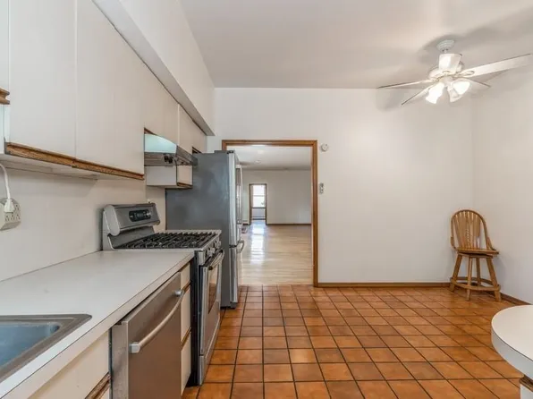 212 Warren Street image 9 of 18