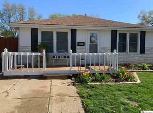 6021 Parker St, Omaha, NE 68104