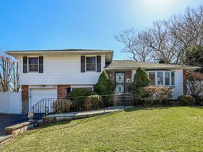 23 Hill Drive, Oyster Bay, NY, 11771