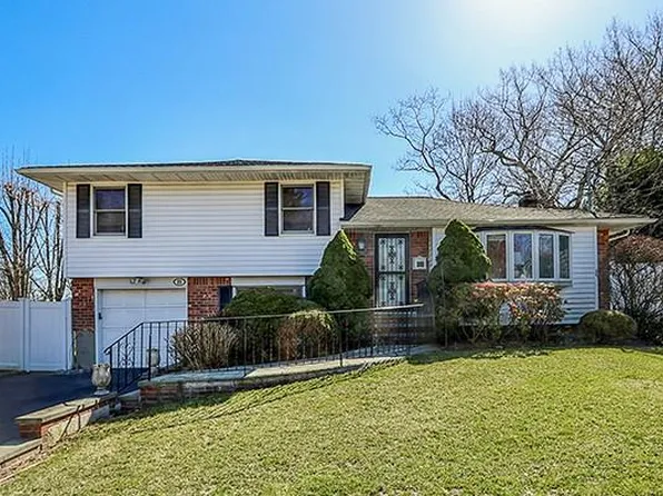 23 Hill Drive, Oyster Bay, NY 11771
