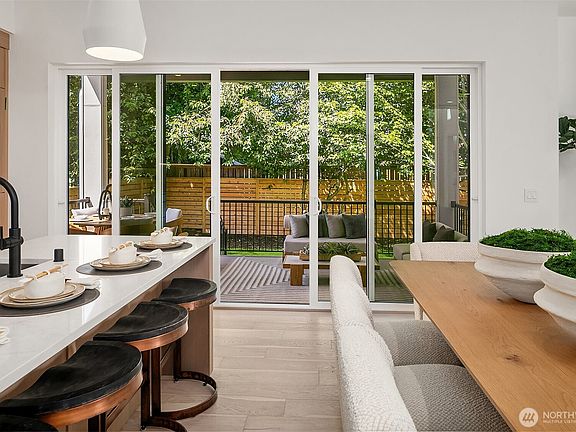 4th image of 4231 53rd Avenue NE