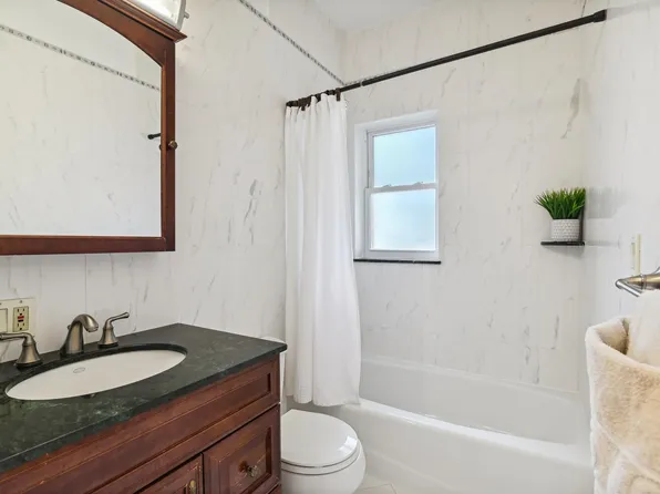 8 Carroll Place image 10 of 21