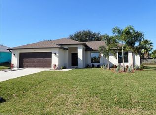 32 NE 9th Pl, Cape Coral, FL 33909