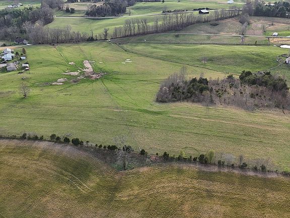 5th image of 157 Harbor St