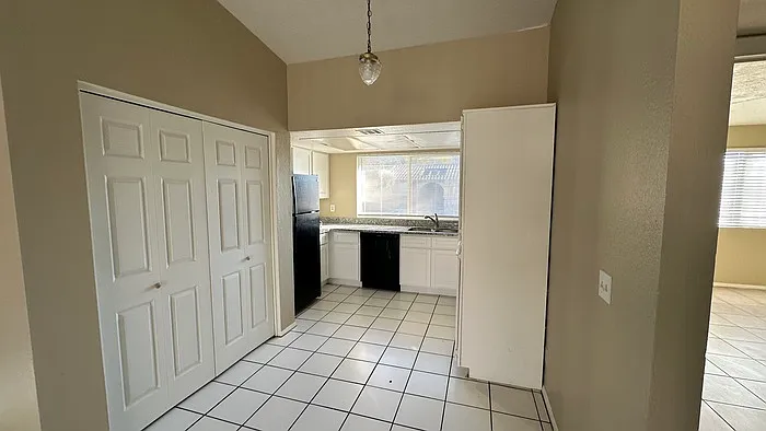 2 bed, 2.0 bath, $995 — Photo 4