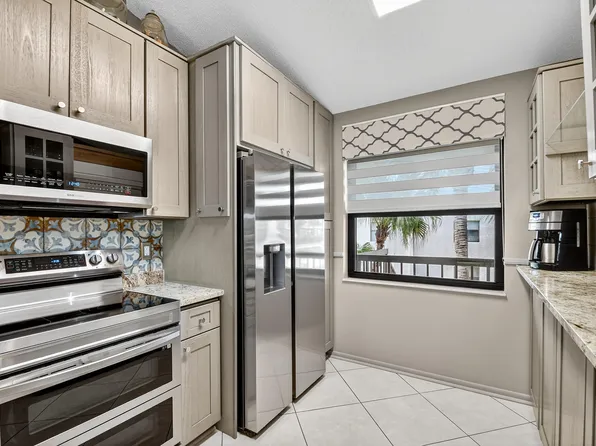 7578 Tahiti Lane #201, Lake Worth, FL 33467