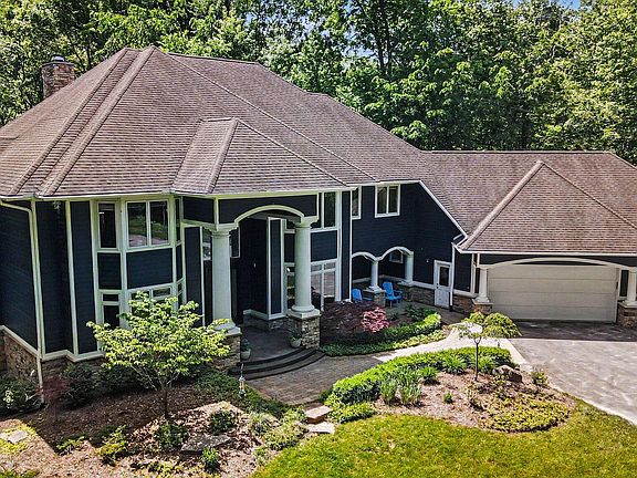 2nd image of 6311 Cobblestone Ln
