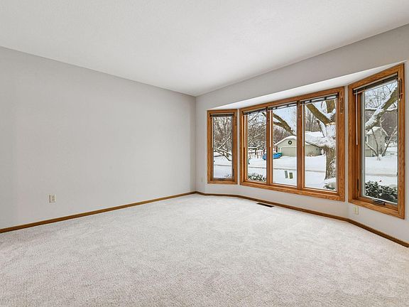 3rd image of 7051 Pimlico Ln