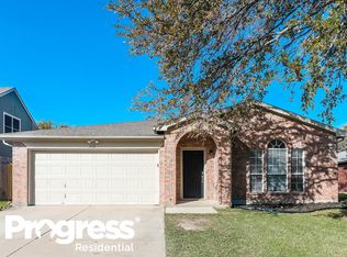 312 Meadow St, Saginaw, TX 76179