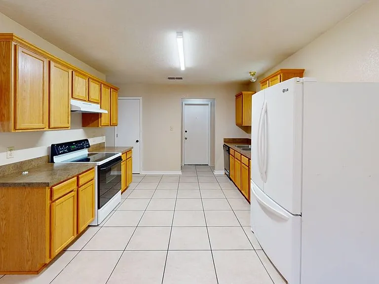 4405 Hondo Dr — Photo 4
