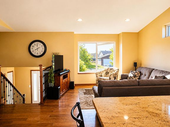 4th image of 2112 S Lawson St