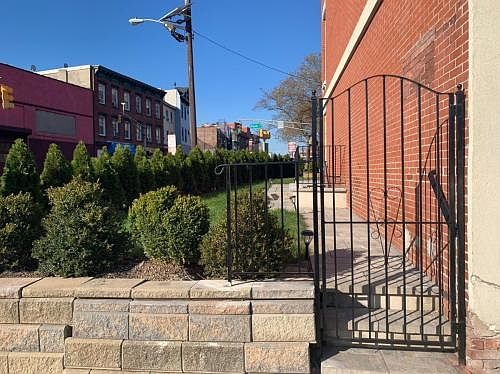 4th image of 2 Park St #1