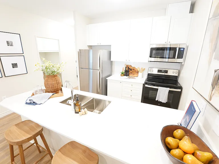 380 Asher Cres — Photo 12