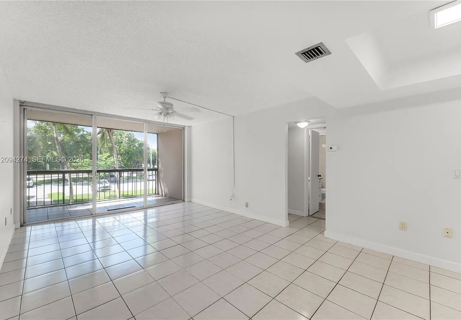 Gardens Of Kendall Condo — Photo 2
