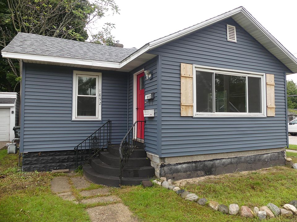 1st image of 1892 Wood St