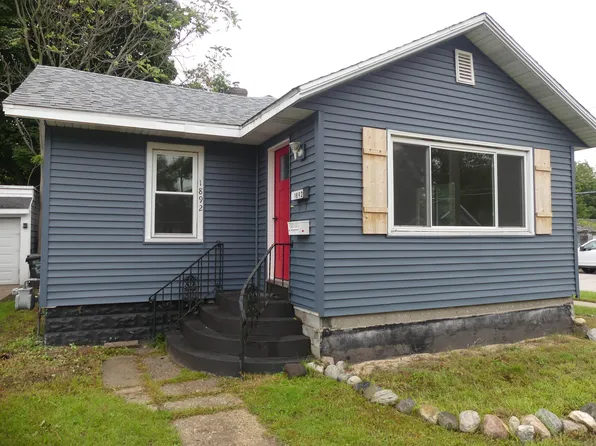 1892 Wood St, Muskegon, MI 49442