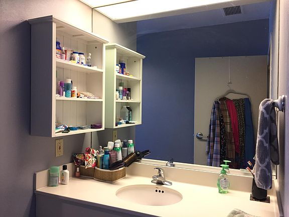 2nd image of 1100 Vine St #5