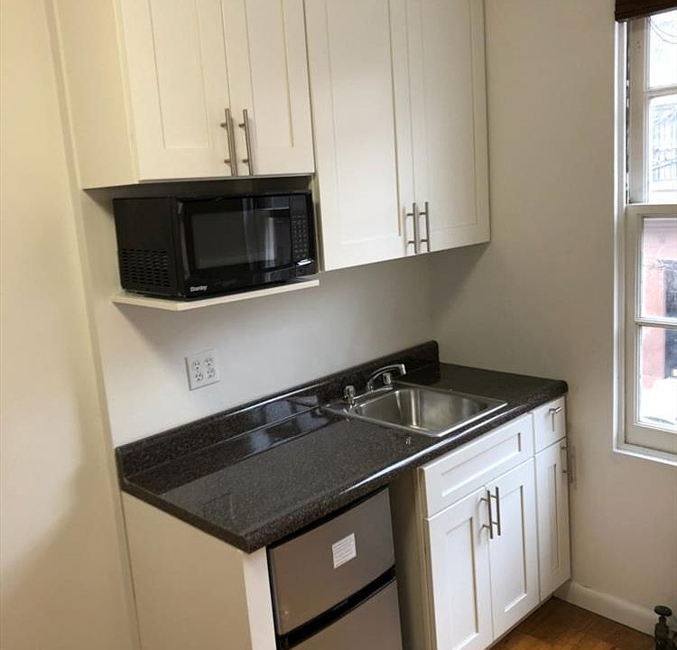 2nd image of 310 W 20th St APT C1