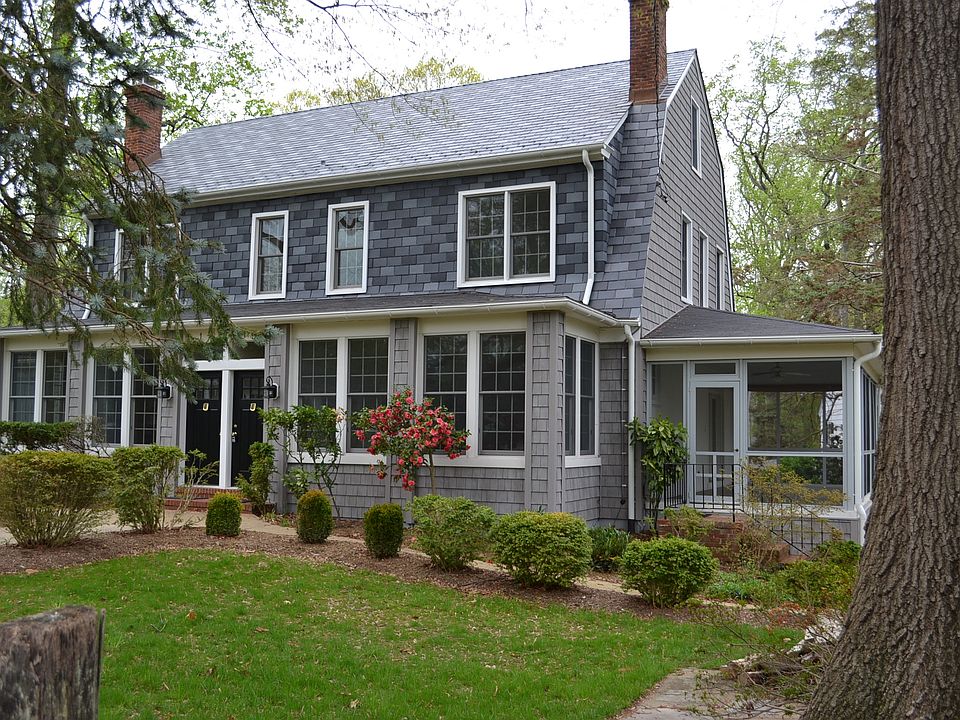 1st image of 15 Wardour Dr