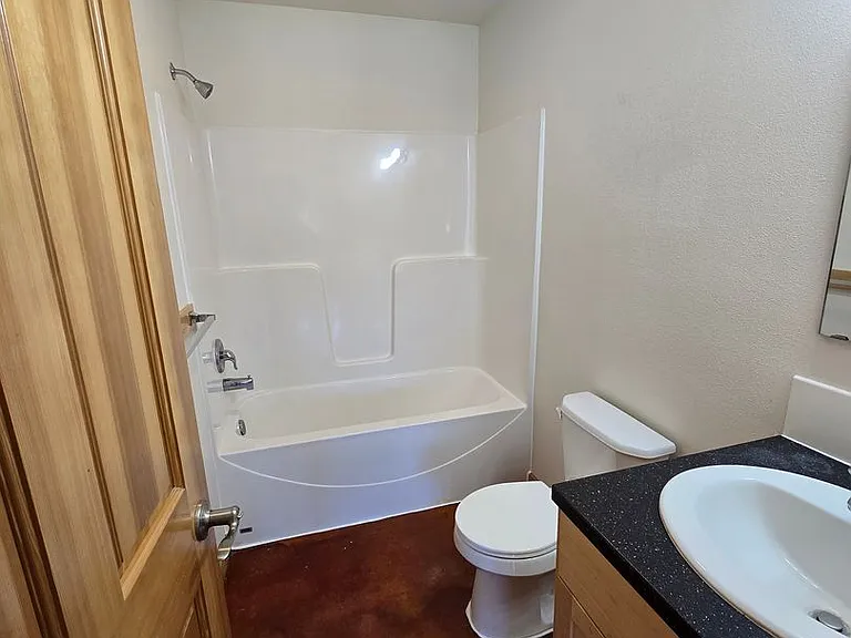 132 SW Avery Ave — Photo 9