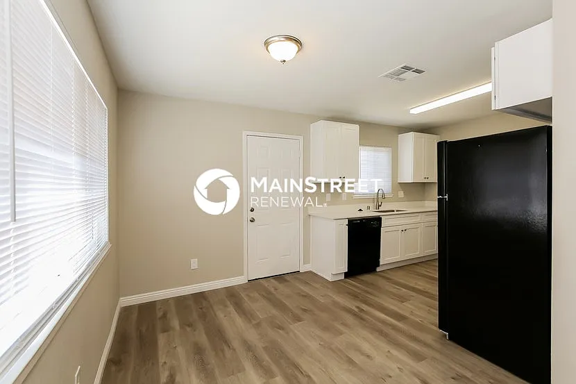 2308 Revere ST — Photo 4