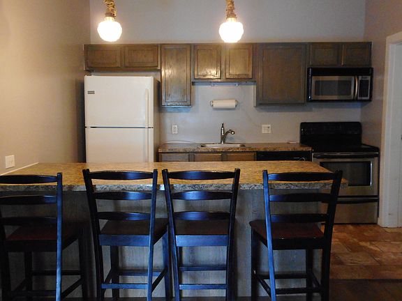2nd image of 547 7th Pl
