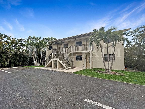 3rd image of 4530 SW 10th Ave #201