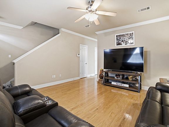 2nd image of 5335 Arlington Ct
