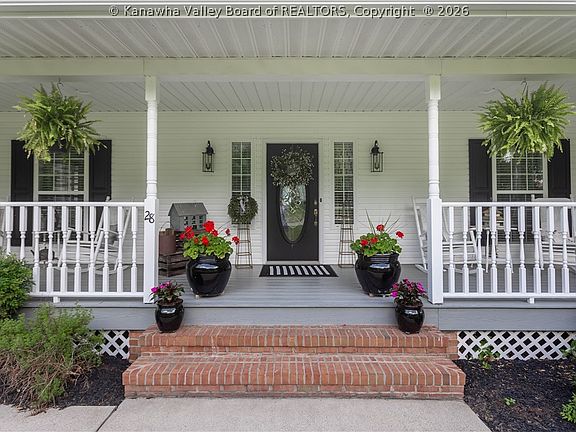 4th image of 28 Hazel Cir