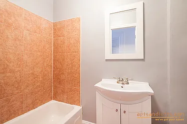 Rented by aptsandlofts.com