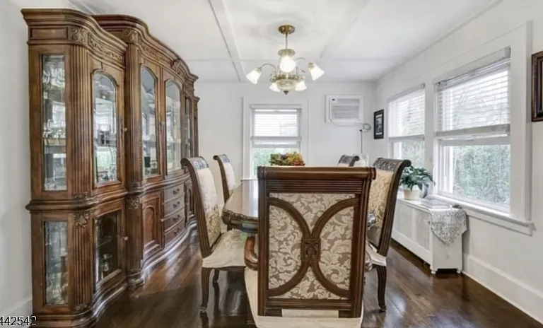 34 Cypress St — Photo 8