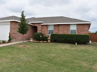 1427 Queen Annes Dr, Burleson, TX 76028