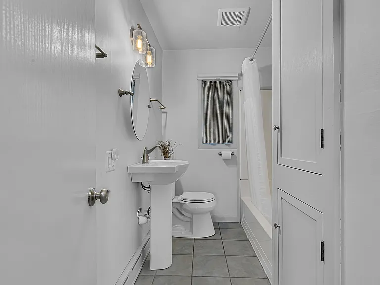 1110 8th St S — Photo 7