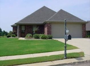 1291 Westbriar Lake Dr, Starkville, MS 39759