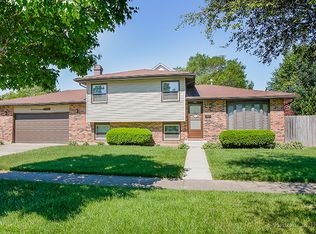 4422 Douglas Rd, Downers Grove, IL 60515