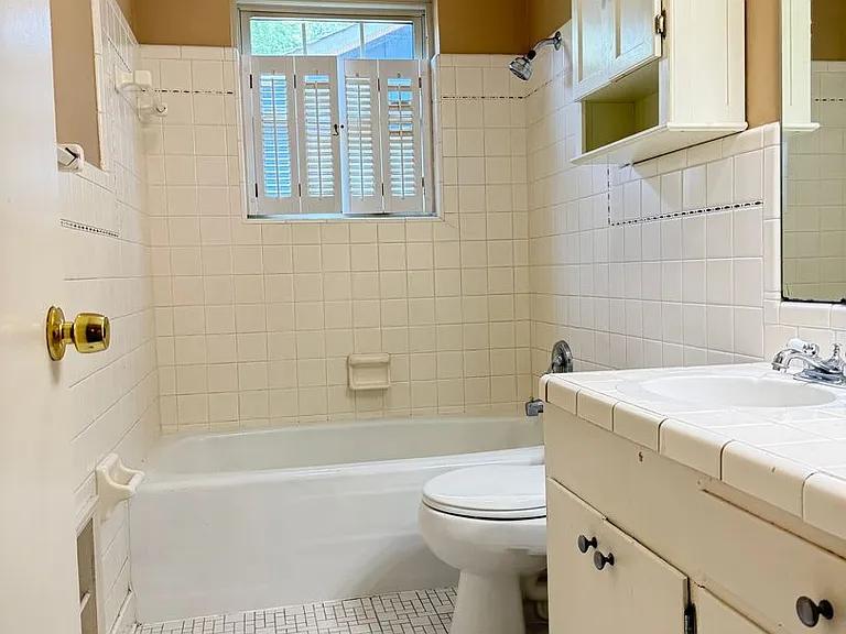 323 Auburn Dr — Photo 36